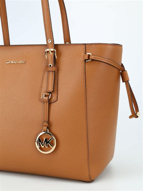 michael michael kors voyager leather medium tote bag|Michael Kors saffiano tote bag.